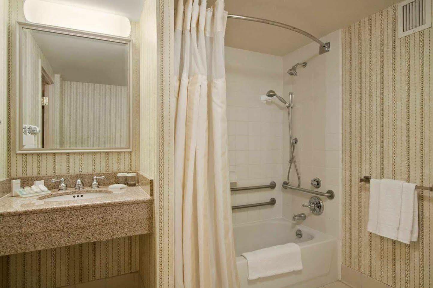 Hilton Garden Inn Bridgewater Exteriör bild